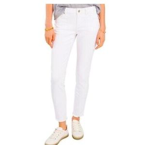 NWT The Everywhere Skinny DKNY White Jeans (size 29/8)